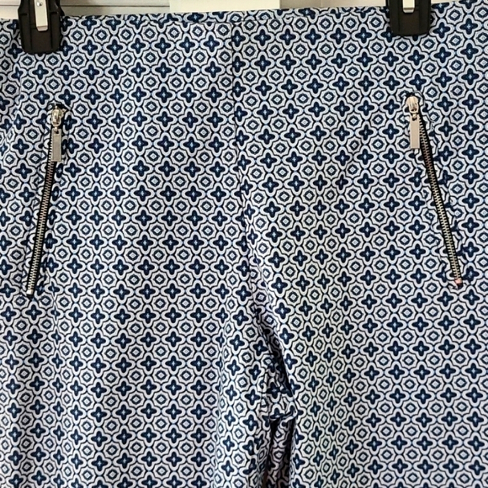 Kenar Skinny Slip On Stretch Ankle Pants. Sz 10 Blues/White Print Decor Zippers - Picture 2 of 9